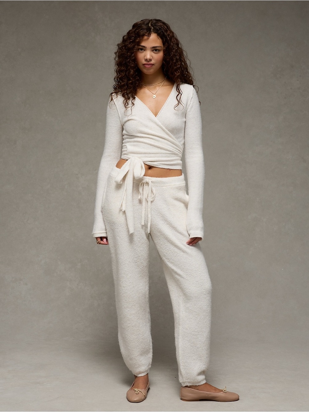 American Eagle Outfitters Cream Drawstring Joggers
